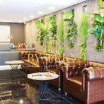 By Trio Hotel